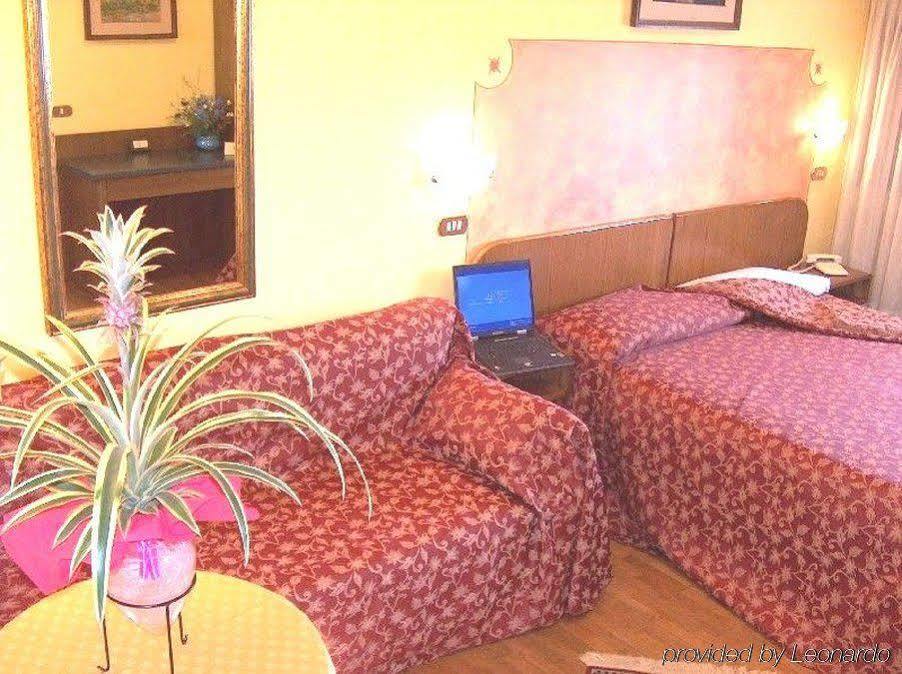 Ai Ronchi Motor Hotel Brescia Oda fotoğraf